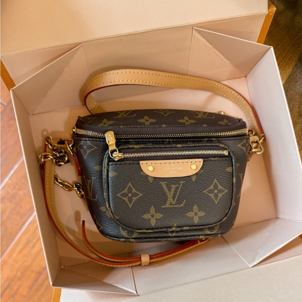 Louis Vuitton Monogram Canvas Crossbody Bag